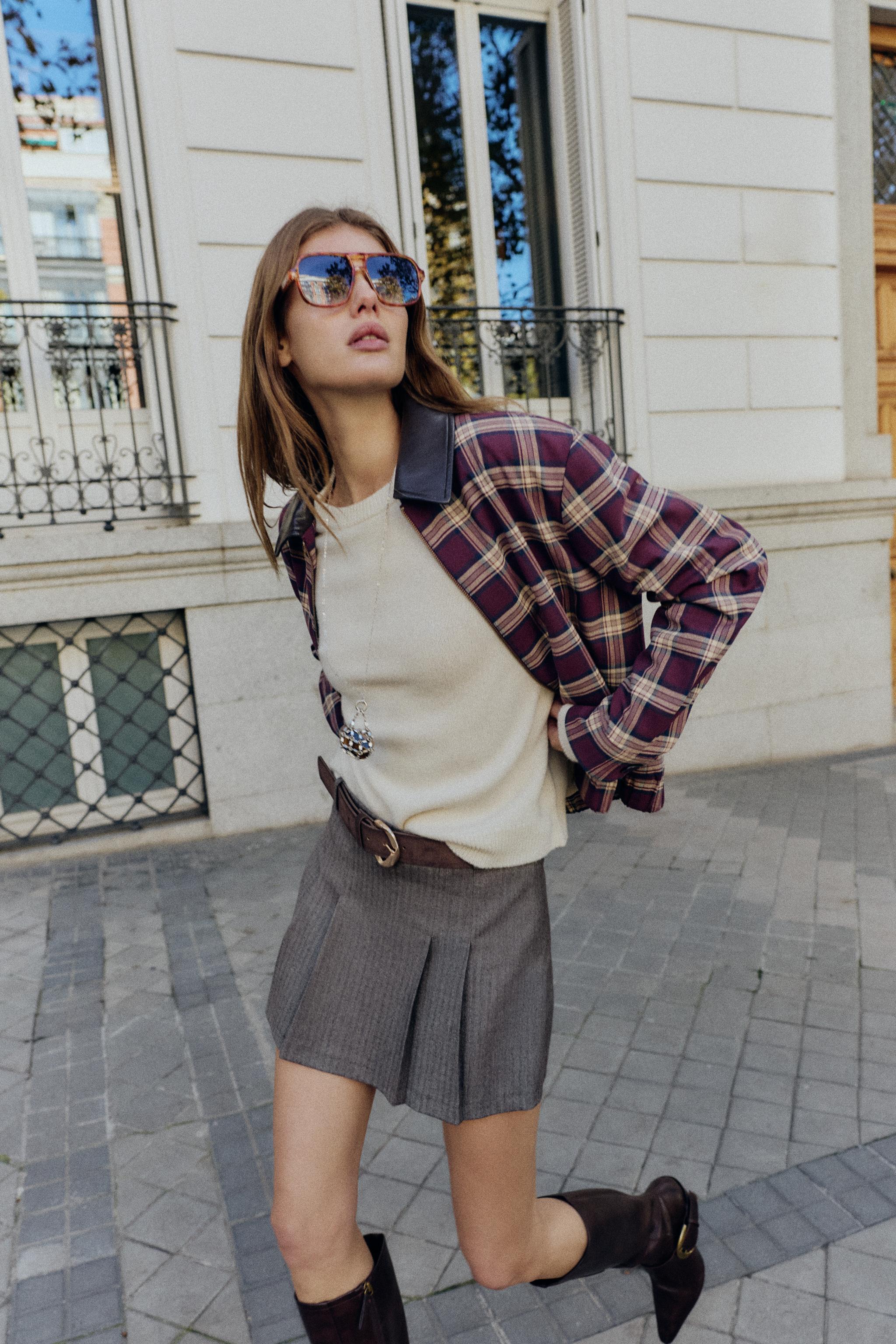 JUPE-CULOTTE À PLIS ET CEINTURE